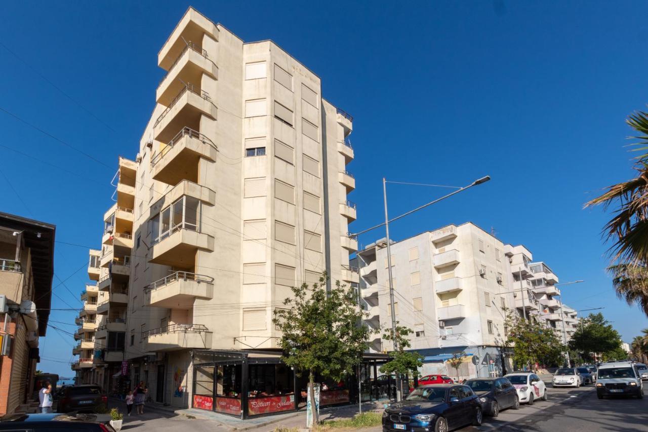Comfortable Apartment Next To The Beach Durrës Esterno foto